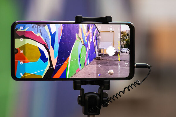 Дитя противоречий: обзор Vivo V17 Neo