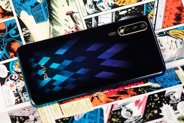 Дитя противоречий: обзор Vivo V17 Neo