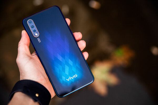 Дитя противоречий: обзор Vivo V17 Neo