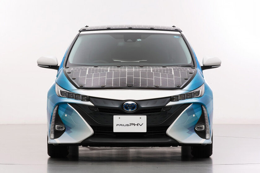 Toyota придумала электромобиль, который не нужно заряжать