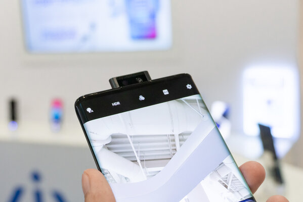 В России представлен Vivo NEX 3 — смартфон без кнопок с камерой на 64 Мп