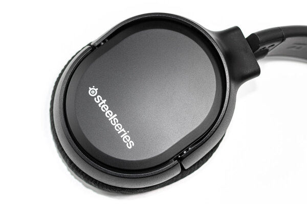 Сила преемственности: обзор SteelSeries Arctis 1