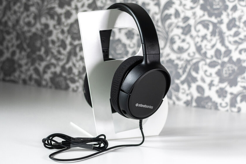 Сила преемственности: обзор SteelSeries Arctis 1