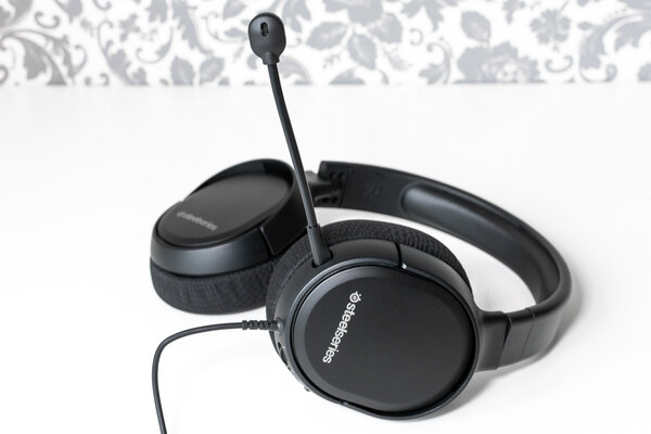 Сила преемственности: обзор SteelSeries Arctis 1
