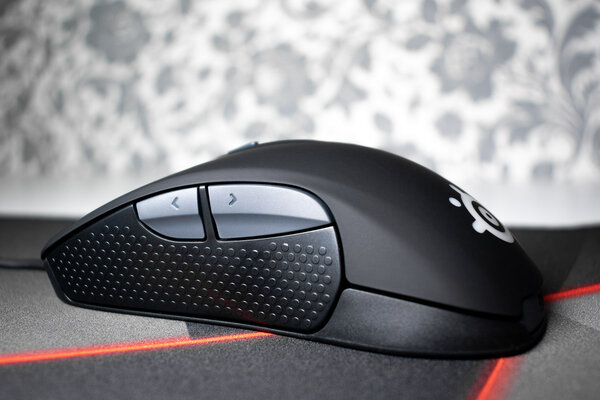 Гость из среднего сегмента: обзор SteelSeries Rival 300S
