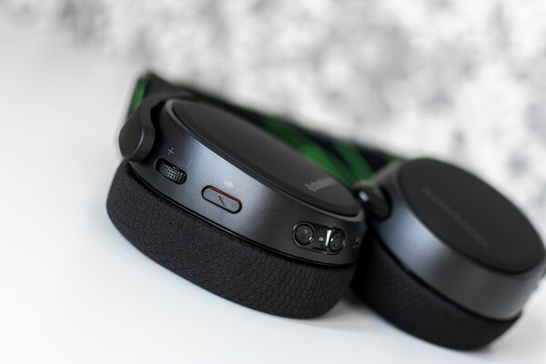 Беспровод не к лицу: обзор SteelSeries Arctis 9X