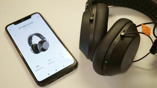Тест беспроводной гарнитуры Plantronics BackBeat FIT 6100: для спорта и не только