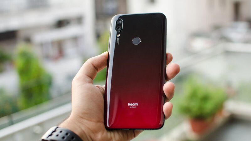 Какой смартфон купить в октябре 2019: лучшие модели за любую цену