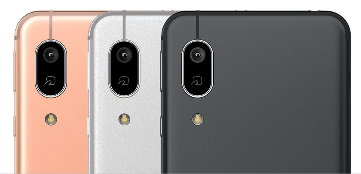 Sharp показала смартфон с Android One и недельной автономностью