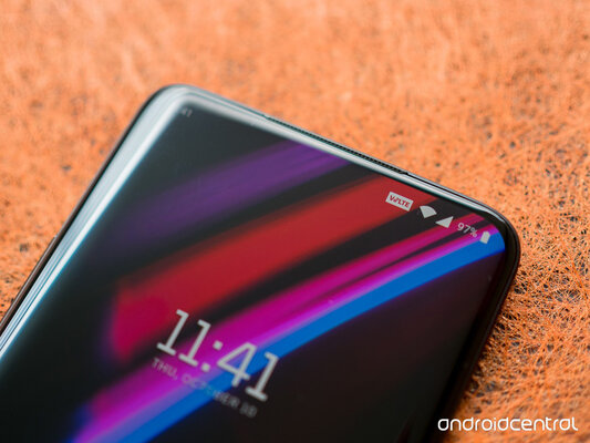 Первый взгляд на OnePlus 7T Pro McLaren Edition: легендарное наследие и ленивое исполнение