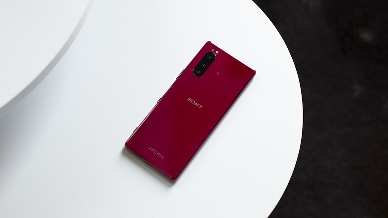 Перевод обзора Sony Xperia 5: нишевый смартфон только для фанатов 21:9