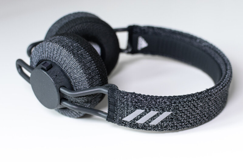 Спортивный эталон: обзор наушников Adidas RPT-01