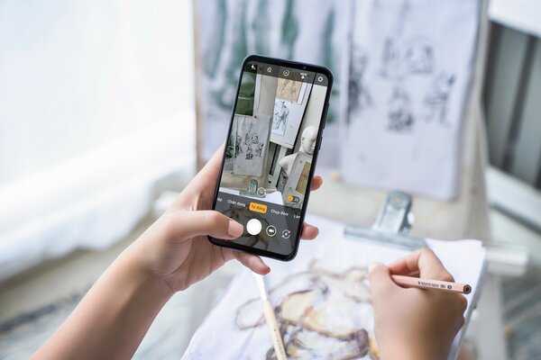 Vsmart начинает продавать в России доступный смартфон с камерой на 48 Мп