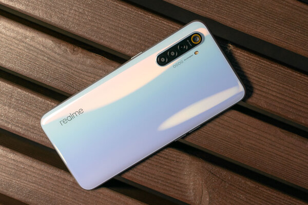 Вызов в среднем сегменте: обзор Realme XT