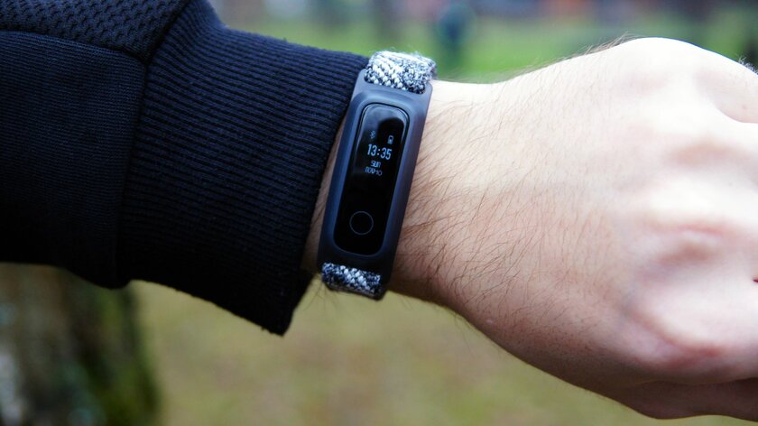 Спортивный комплект: обзор браслета HONOR Band 5 Sport и наушников HONOR Sport PRO
