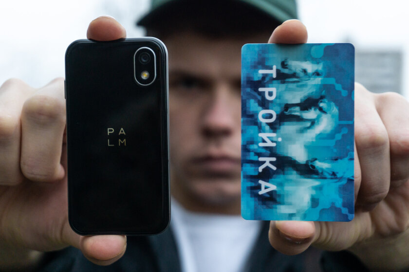 Обзор Palm Phone: микроскопический смартфон