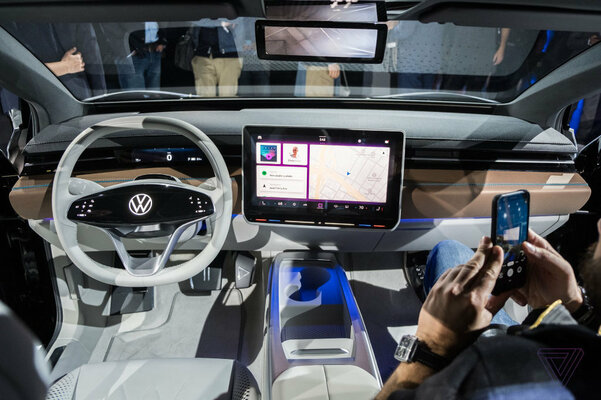 Volkswagen показал футуристичный электроуниверсал, который проедет 500 километров без «заправки»