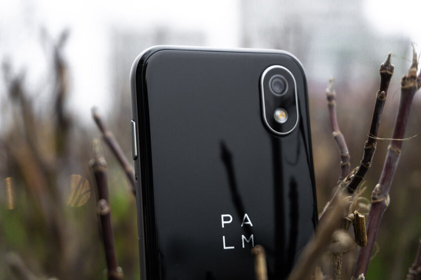 Обзор Palm Phone: микроскопический смартфон