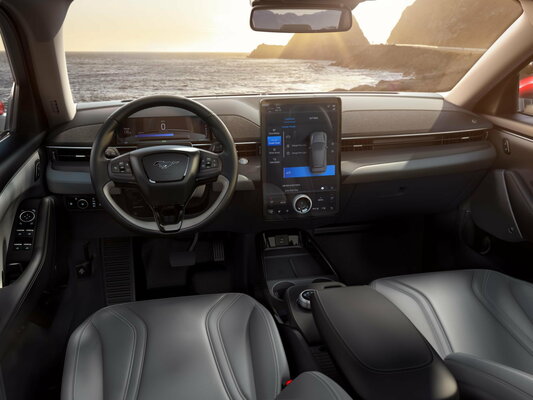 Ford представила электрический кроссовер Mustang Mach-Е