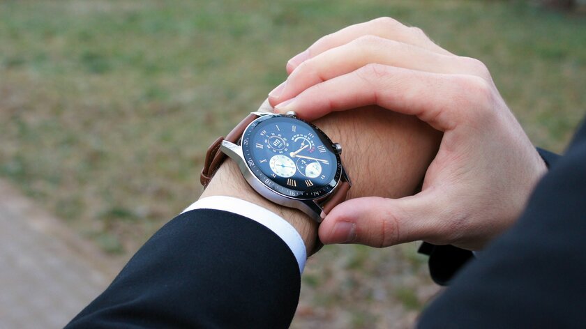 Обзор Huawei Watch GT 2: для влюбленных в классику