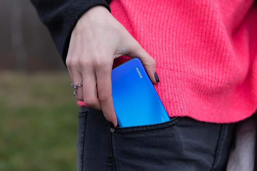 Обзор HONOR 20S: реинкарнация от безысходности