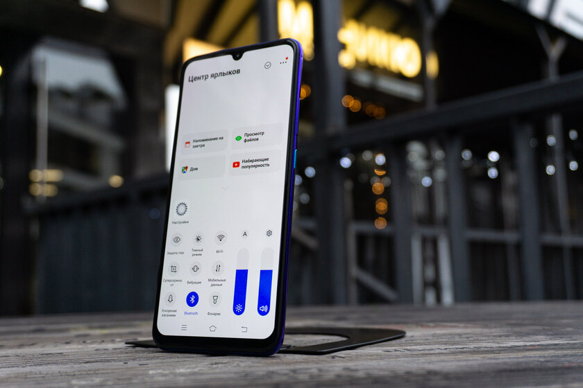 Тест Vivo V17: бунтарь среди смартфонов