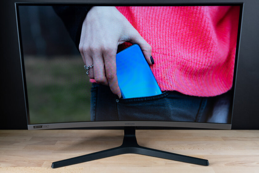 Обзор Samsung CRG5: качественная плавность