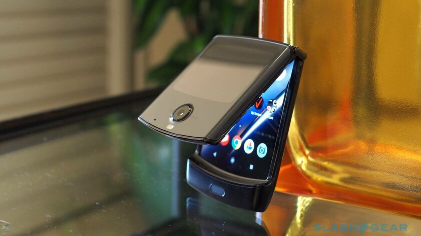 Motorola отложила продажи нового складного RAZR из-за слишком высокого спроса