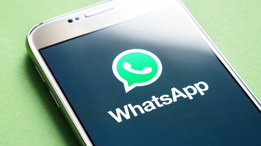 WhatsApp наконец получил тёмный режим на Android. Рассказываем, как его включить