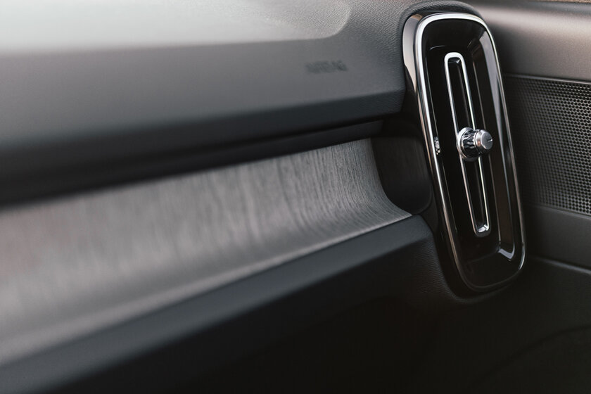 Тест-драйв Volvo XC40 '19. Шведский красавец