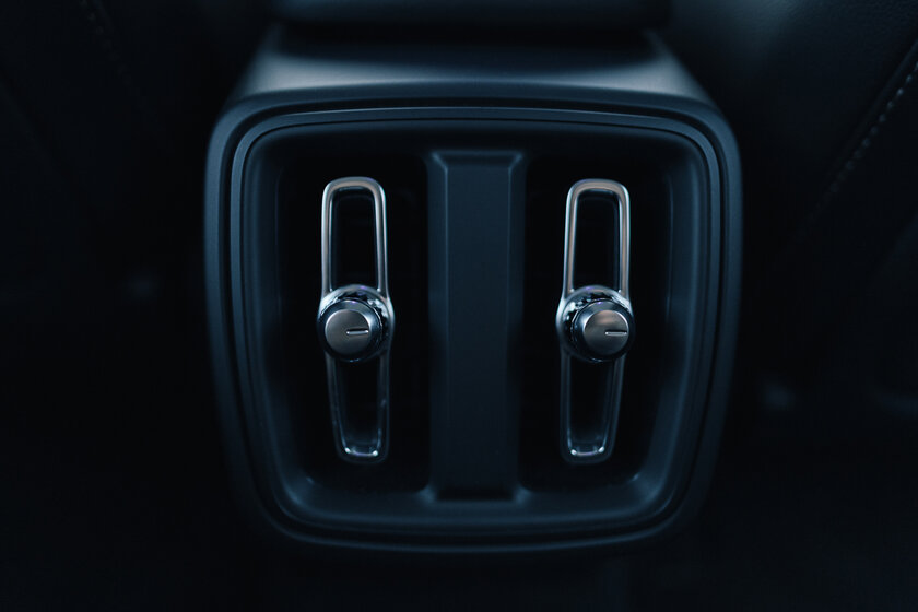 Тест-драйв Volvo XC40 '19. Шведский красавец