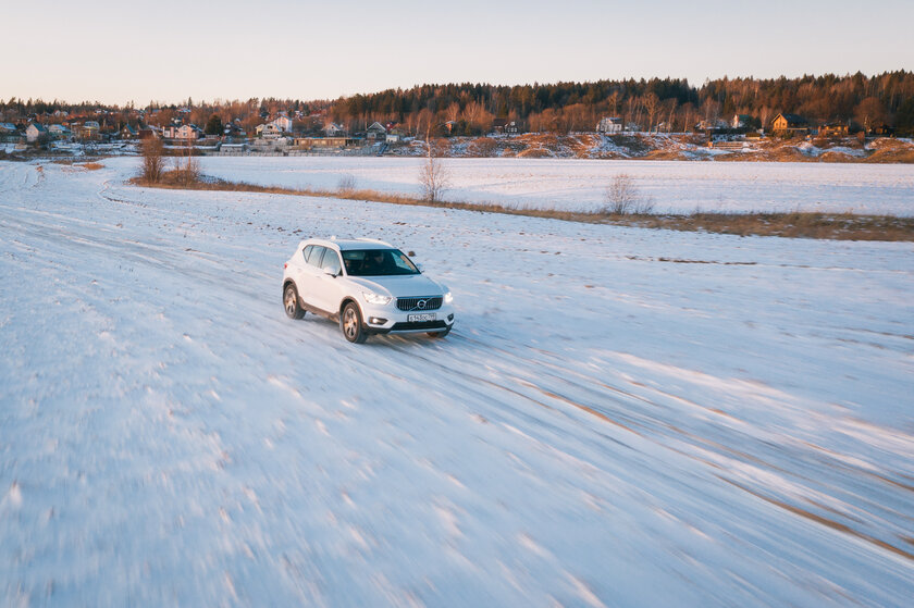 Тест-драйв Volvo XC40 '19. Шведский красавец
