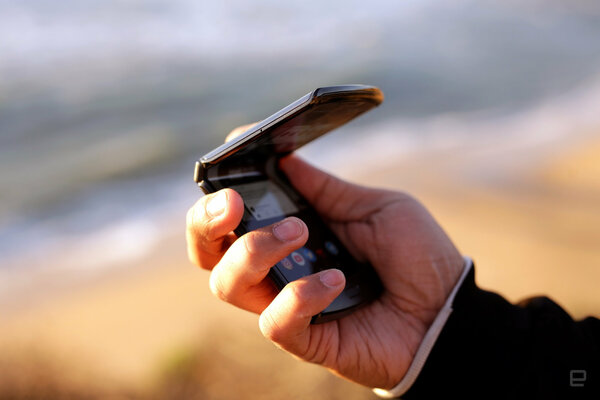 Обзор Motorola RAZR: дань моде, а не настоящий флагман