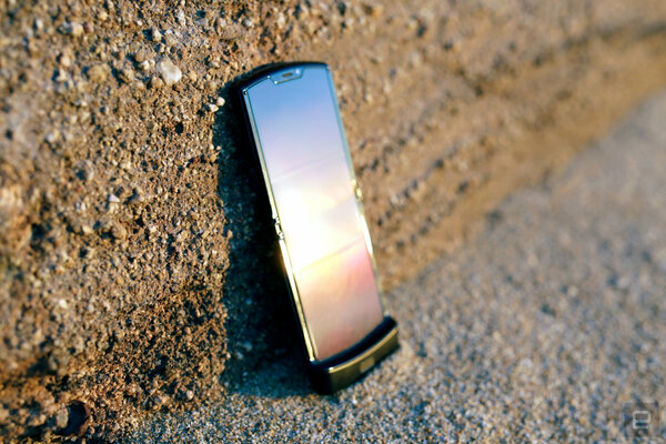 Обзор Motorola RAZR: дань моде, а не настоящий флагман