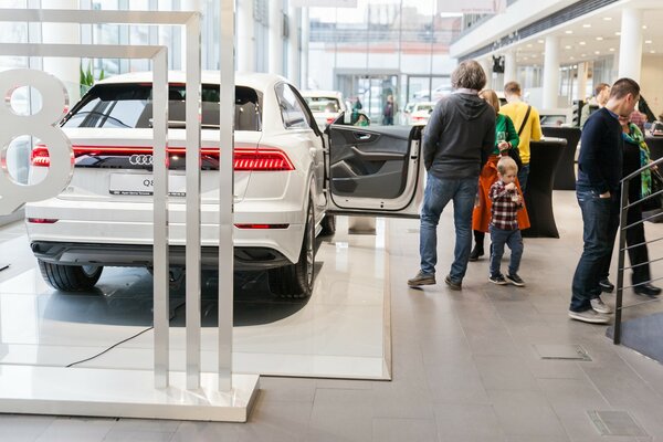 В автосалоне Audi в Москве прошёл вечер искусств