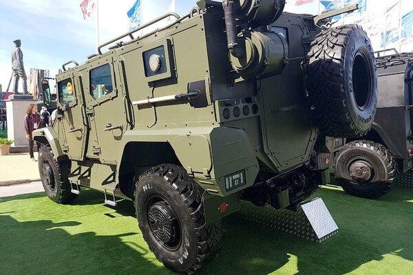 Новый российский бронеавтомобиль подорвали во время испытаний