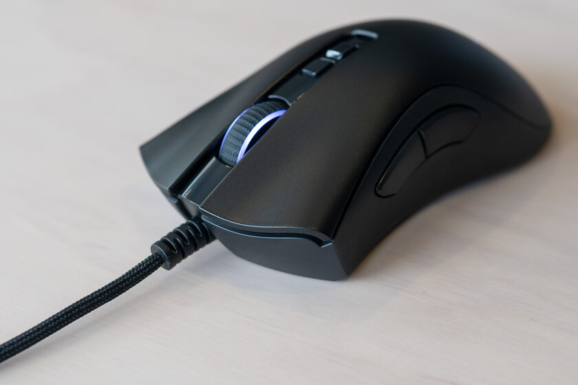 Обзор Razer DeathAdder V2: новое железо для асимметричной легенды