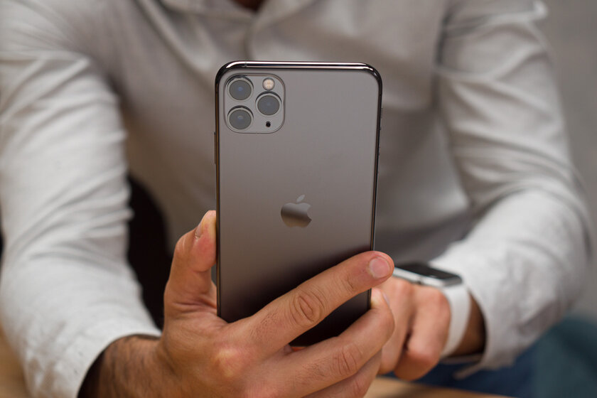 Почему в фильмах iPhone используют только положительные герои