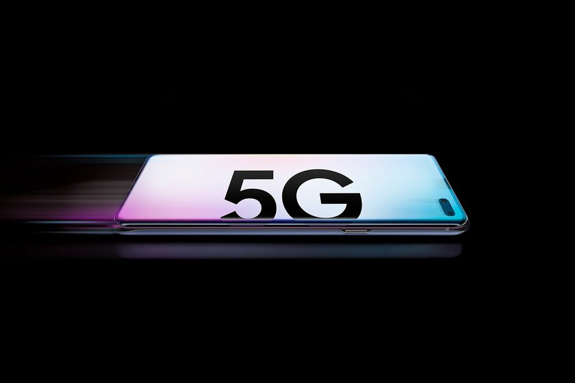 Новые дисплеи Samsung оптимизированы для 5G-смартфонов. Чем они отличаются от обычных
