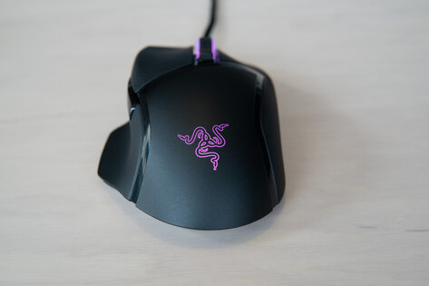 Обзор Razer Basilisk V2: знакомая форма с новым наполнением