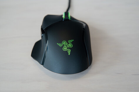 Обзор Razer Basilisk V2: знакомая форма с новым наполнением