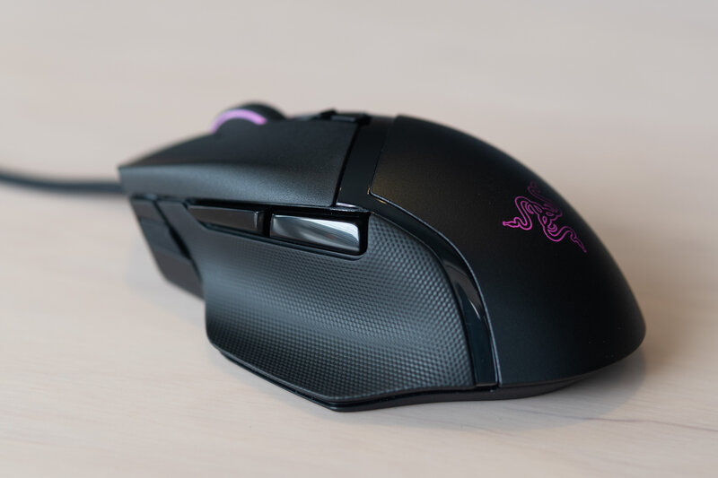 Обзор Razer Basilisk V2: знакомая форма с новым наполнением