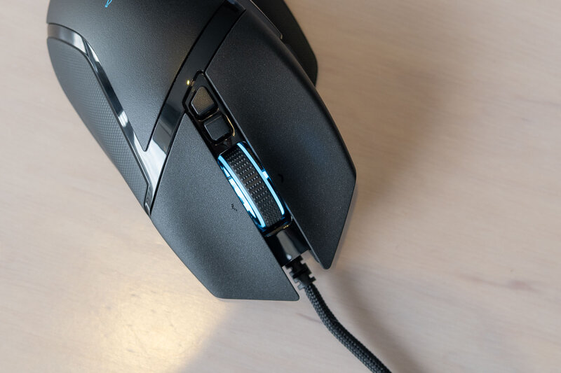 Обзор Razer Basilisk V2: знакомая форма с новым наполнением