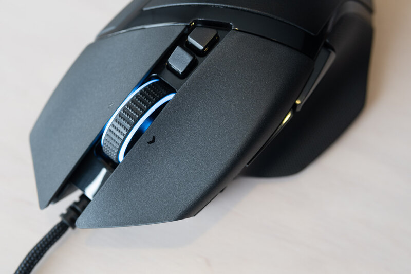 Обзор Razer Basilisk V2: знакомая форма с новым наполнением