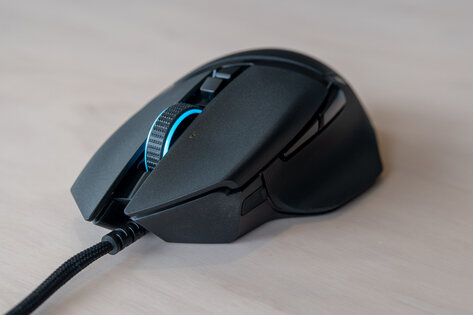 Обзор Razer Basilisk V2: знакомая форма с новым наполнением