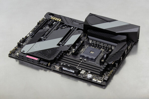 Обзор материнской платы ASUS ROG Crosshair VIII Hero Wi-Fi