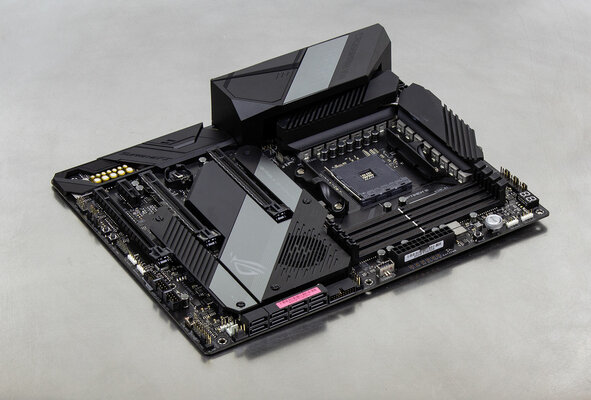 Обзор материнской платы ASUS ROG Crosshair VIII Hero Wi-Fi