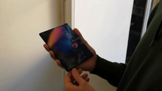 Компания TCL показала виденье гибких смартфонов