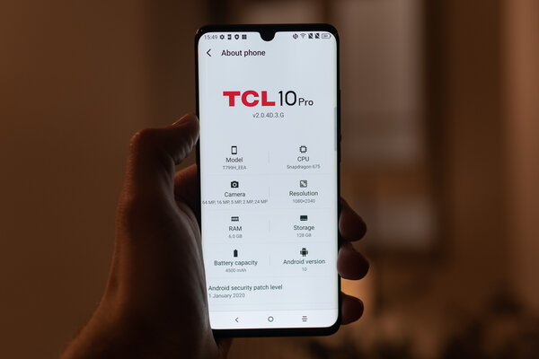 TCL: первый смартфон с 5G и пара героев из среднего сегмента
