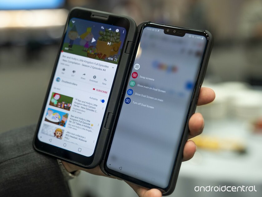 Просмотр фильмов со смартфонов могут запретить, поскольку это портит зрение